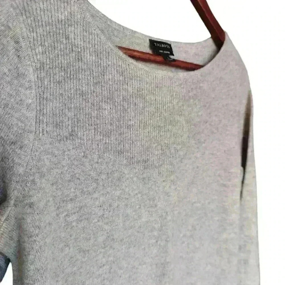 Pure Cashmere Light-Weight Sweater - Picture 2 of 5
